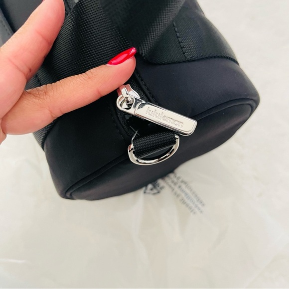 Lululemon Mini Black Barrel Duffle Bag - Picture 8 of 11